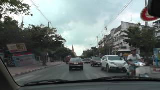 preview picture of video 'Approaching Wat Phra Pathom Chedi Pagoda, Nakhon Pathom, Thailand'