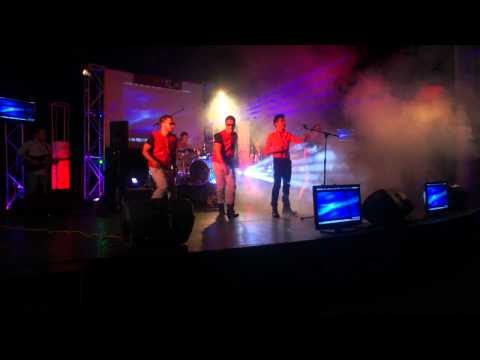 Chris Gomez en Inedito.