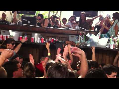 DUBFIRE @ WARUNG 10 ANOS ( FINALEIRA )