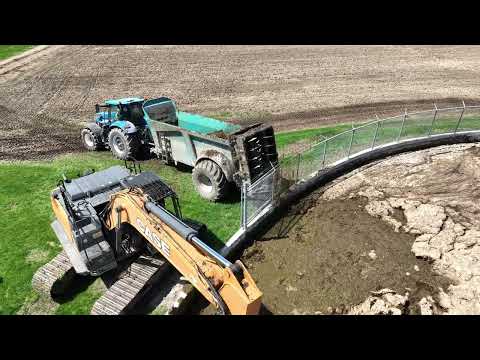 CANADIAN FARMER - 6 TRACTOR MANURE HAUL First 2025 manure  haul with 6 tractors and manure spreaders