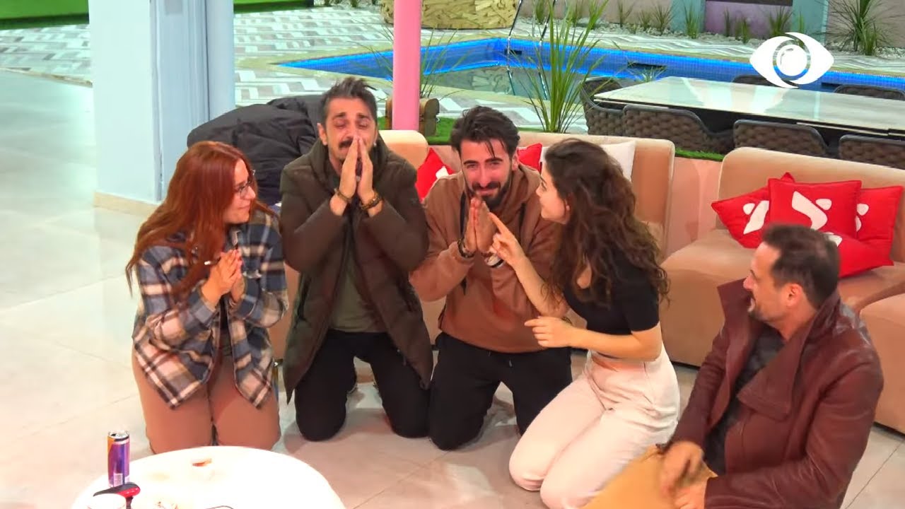 Amos thyen rregullin e ndalimit të fjalës : U çmenda!