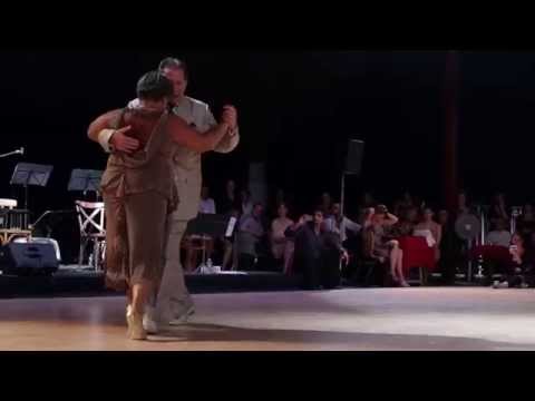  María del Carmen Romero  and  Jorge Dispari  are  dancing  to  a  tango  by  Carlos di Sarli  in  2014