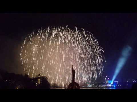 Recibiendo el 2017 en Helsinki/Suomi 100 -avajaiset- uuden vuosisadan bileet! /New year in helsinki!