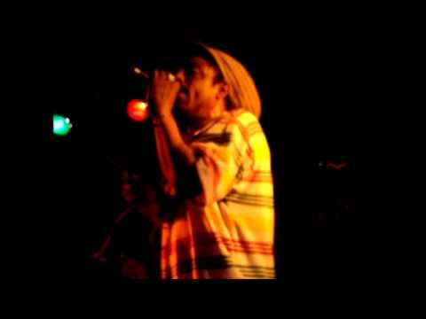 Earl Sixteen feat miniman