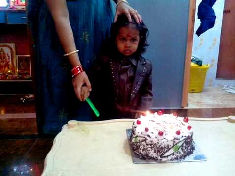 Jaish 2nd birthday cake cutting