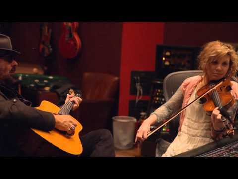 DAVE STEWART & ALISON KRAUSS DUET "DROWNING IN THE BLUES"