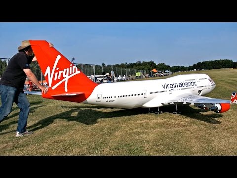 NEW BIGGEST RC AIRPLANE IN THE WORLD BOEING 747-400 VIRGIN ATLANTIC AIRLINER