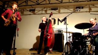 Whahay (Paul Rogers, Robin Fincker, Fabien Duscombs) play the music of Charles Mingus - Work Song