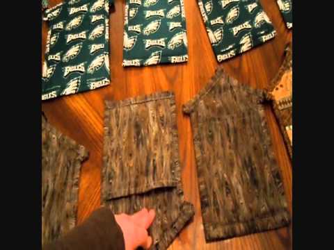 HouseShaped Hand Oven Mitts by fabricatedframes.com/HomeTextiles.html