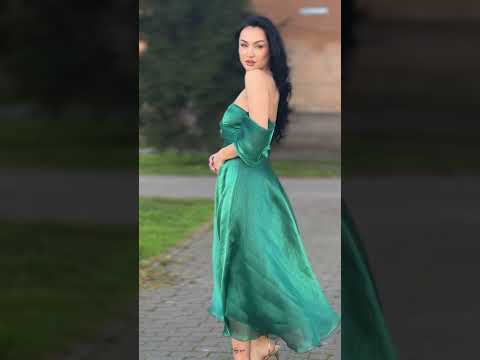 Rochie de ocazie eleganta verde din organza Video