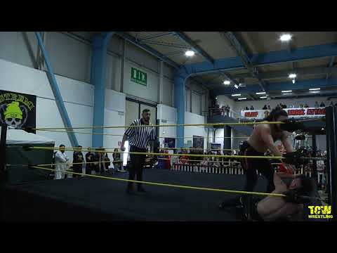 Conte Mc Stevenson vs Anarchy Gaze-TCW live at Milano Comics & Games 11-12 Maggio 2024