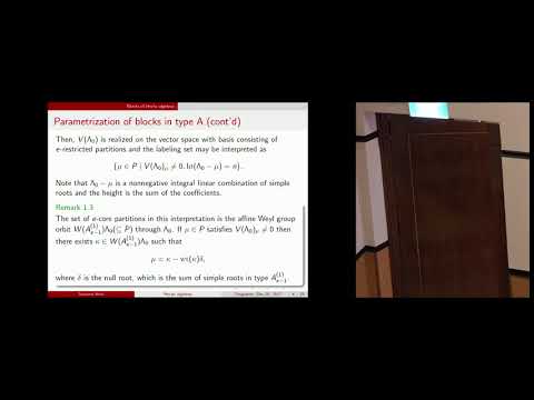 On block algebras of Hecke algebras of classical type