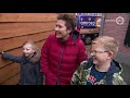 Vitale tachtiger uit Winterswijk krijgt kerstboom: 'normaal haalde mijn man die altijd' - GLD Helpt