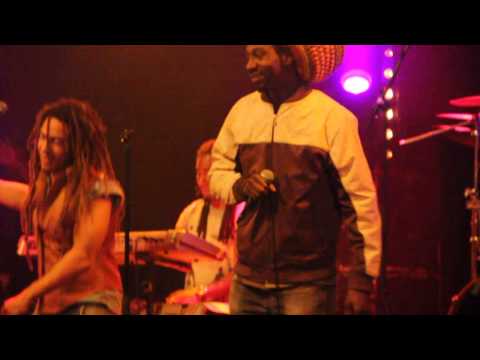 Rootsriders ft Meta Dia - Is this love (Tribute2BobMarley) live @ Tivoli de Helling, Utrecht