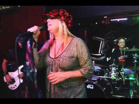 Lisa & the Mad Hatters - Feel Like Makin Love