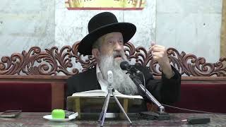 הרב בן ציון מוצפי פרשת תצווה התשעז (בית הכנסת מוסאיוף) - התמונה מוצגת ישירות מתוך אתר האינטרנט יוטיוב. זכויות היוצרים בתמונה שייכות ליוצרה. קישור קרדיט למקור התוכן נמצא בתוך דף הסרטון