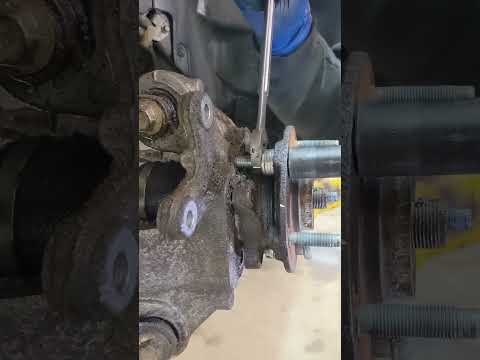 Stuck wheel bearing easy way to remove #shortsvideo #views