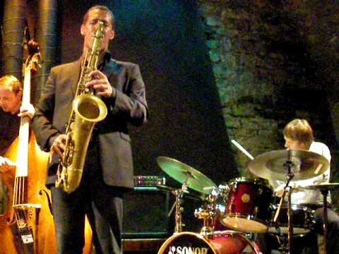 Ondřej Štveráček Quartet in AgARTa, Prague.AVI