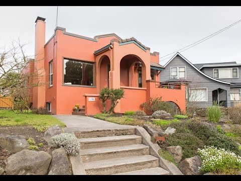 Hollywood Style Bungalow with Green Lake Views