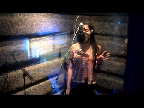 Heidy Brown  trabajando Ponte Pa Mi