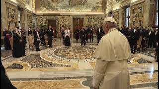 Pope to new ambassadors: we have a moral responsibility to welcome immigrants