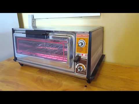 Vintage GE A63126 Toaster Oven in Action