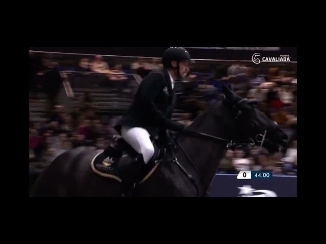 Mother of Camille KCX is the CSI 1.60m Showjumping mare E-Maitresse with rider Karel Cox.