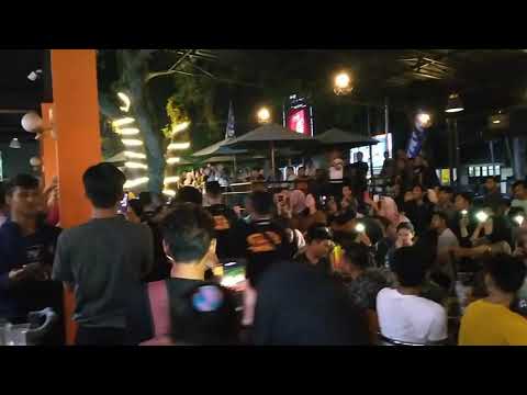 Felix Irwan Diserbu, Fans Histeris