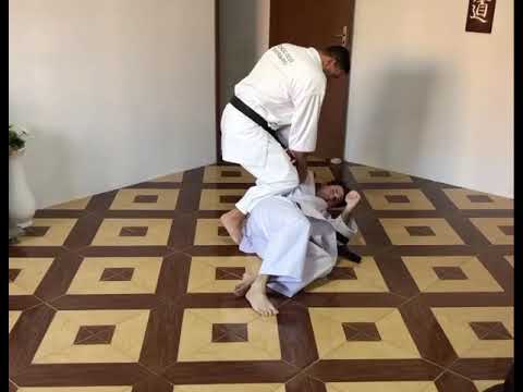 PARTES ISOLADAS BUNKAI KATA ITOSU NO PASSAI