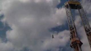 preview picture of video 'Nik Wallenda walking the high wire at Worlds of Fun Part 1 of 2 Towards the Crane'
