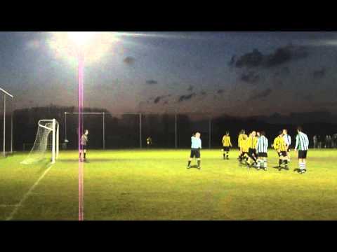 zeker geen buitenspel bij Tricht 3 - Theole 2. (16 april 2013)