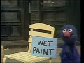 0945 Grover Reads WET PAINT