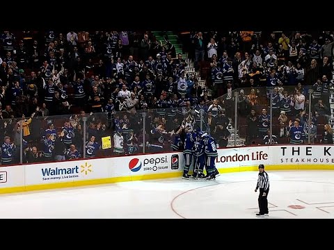Henrik sets up Daniel Sedin for goal in Vancouver farewell game