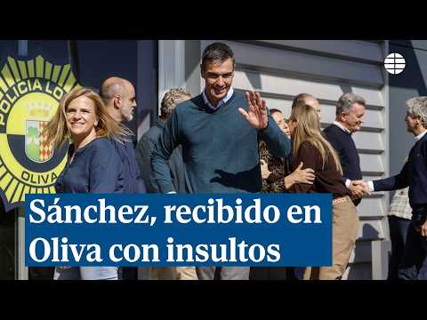 Abucheos e insultos hacia Sánchez en su visita a Oliva, Valencia