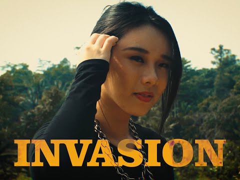 Feezy ft. Joanna – Invasion (Musikvideo)