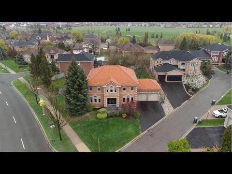 3605 Trelawny Cr, Mississauga, ON L5N 6N8, Canada