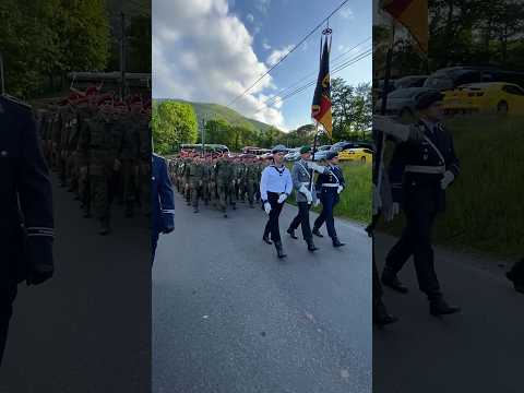 Österreicher + Deutsche marschieren durch Lourdes 🦅🇩🇪 #bundeswehr #militär #wachbataillon #garde