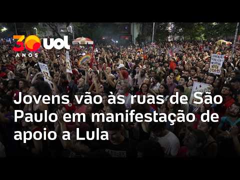 Jovens vão às ruas em São Paulo para demonstrar apoio à candidatura de Lula