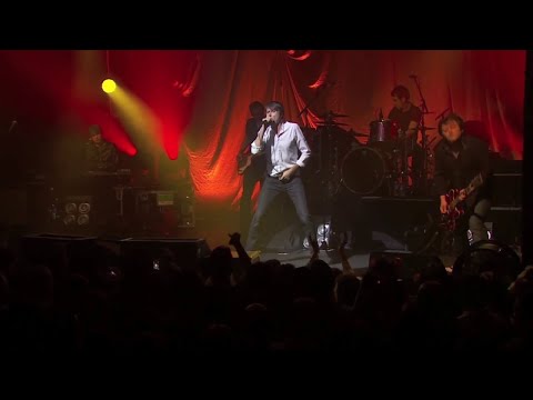 SUEDE - BARRIERS (LIVE IN PARIS 2013)