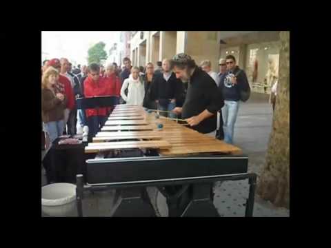 Artista di strada di Monaco suona SPORTSWEAR della DPG(Prod.Sick Luke)