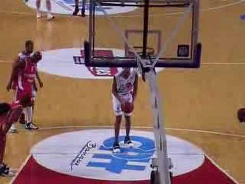 18 05-01-08 Charleroi-BCO - Bonusvrijworp gescoord door Chuc