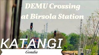 preview picture of video 'Crossing of DEMU Trains | Birsola Station | Gondia - Balaghat - Katangi DEMU |'