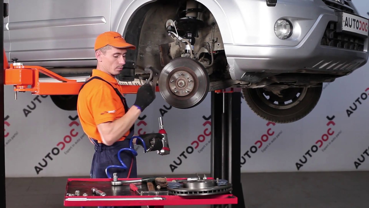 Jak wymienić klocki hamulcowe przód w Honda CR-V II - poradnik naprawy