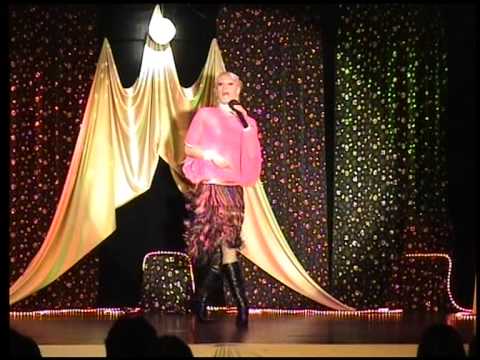 Slečna Sindy travesti show Divoké Kočky - Helena Vondráčková Já vítám déšť