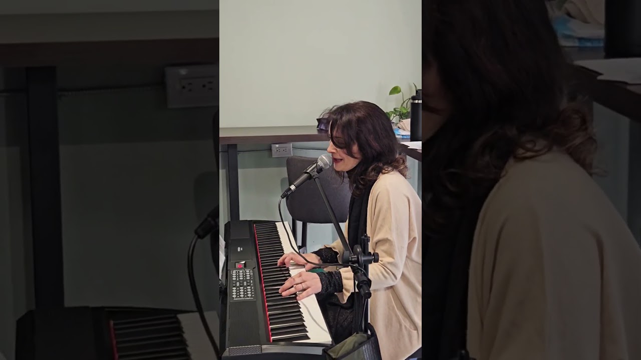 Promotional video thumbnail 2 for Cocktail Singer/Pianist