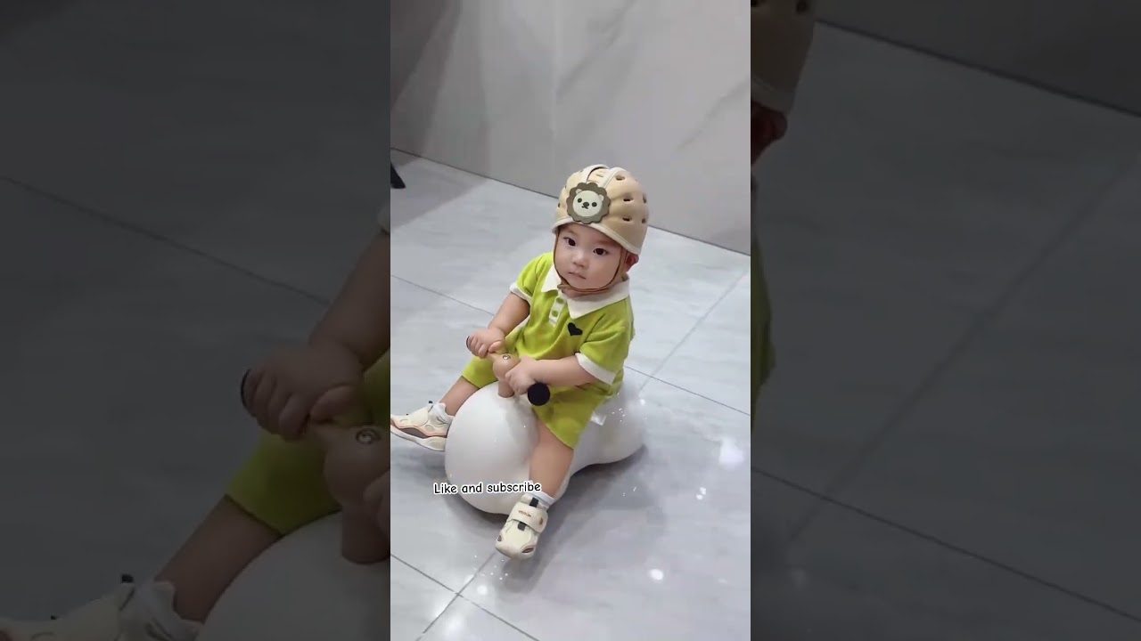 Babyplaying😚#tiktok#baby#explore#cutebaby#trending#viralvideo#shorts#ytshorts#funny#comedy#reaction