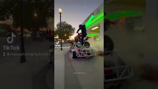 Esse cara colocou 2 motores nesse carro!!!