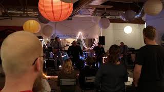 Kookaburra - &#39;When the weight comes down&#39; (Tragically Hip) - Live @ Wereldmuziekschool