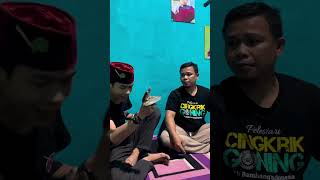 Download lagu Amankan korek anda - beritanya dua orang ini masih berpantun mp3