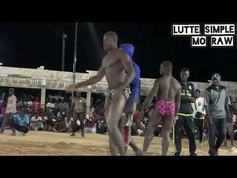 Papo ngane bat son adversaire pour son premier combat au poids lourd lamb Sam Sam 19 Décembre 2022